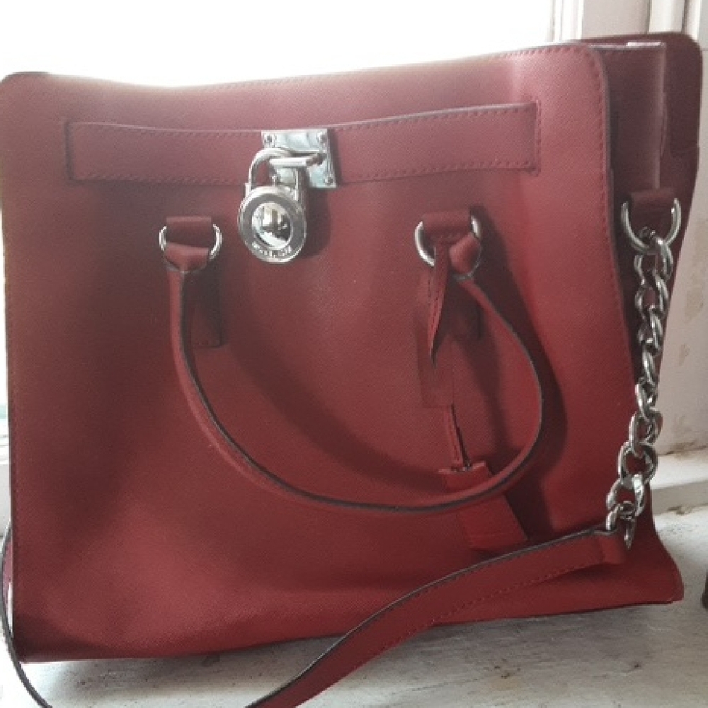 Elegant Red Leather Handbag